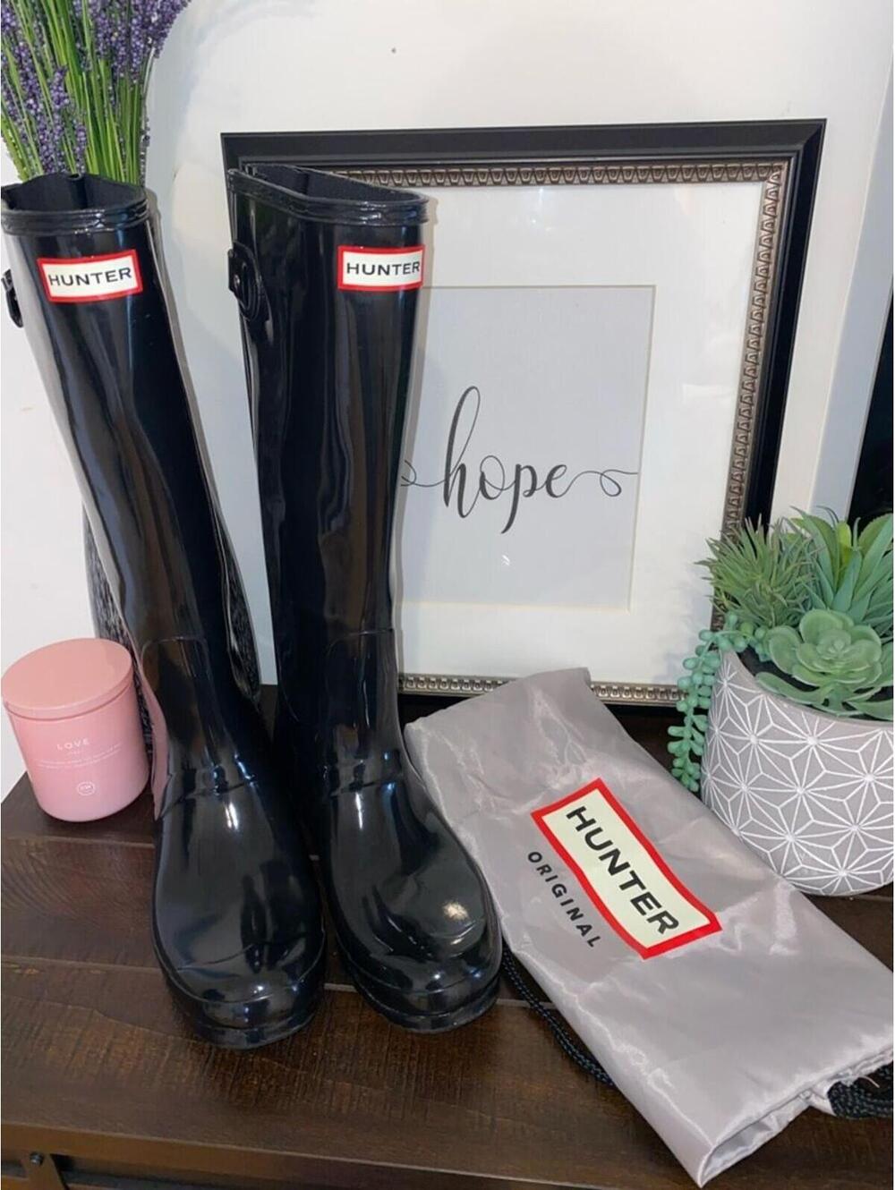 Hunter Original Black Gloss Tall Rain Boots Size 9 Carrying Bag Included